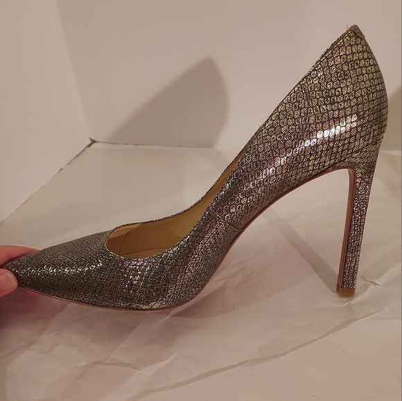 Nine West Tatiana Pointy Toe Gold Metallic Snake Print Pumps in Size 9.5 M - Picture 4 of 12